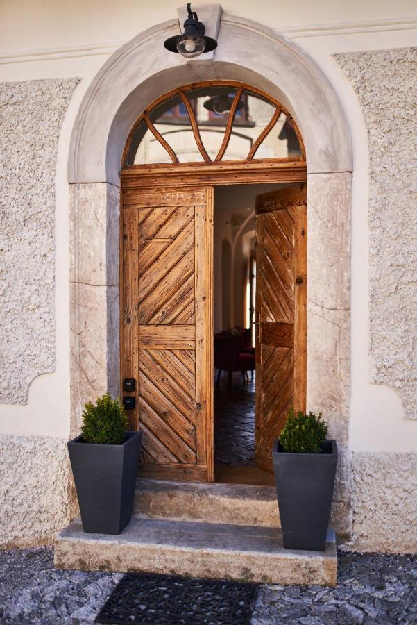 Baroque Chaplain House Kaplanka 1796 A. D. - Historical Luxury Apts In Bohemian Paradise Zelezny Brod Exterior photo